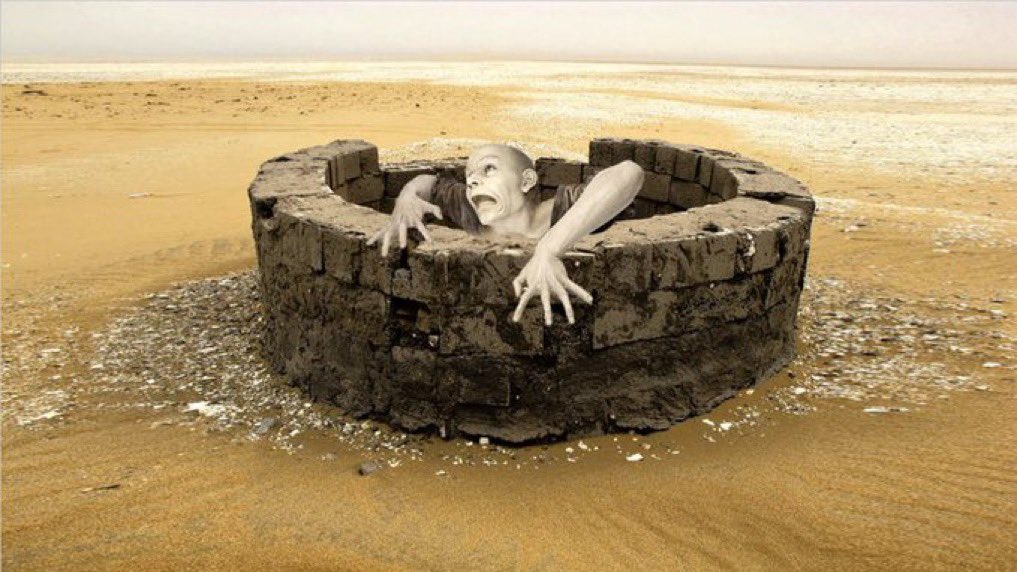 مما راق لي ….. 📌

اردت إنقاذك من المستنقع الذي كنت غارقا فيه

لم اكن اعلم انك تسبح في ذلك المستنقع برضاك