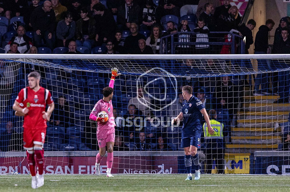 _joshuarae's tweet image. Enjoy your weekend @RaithRovers 👋