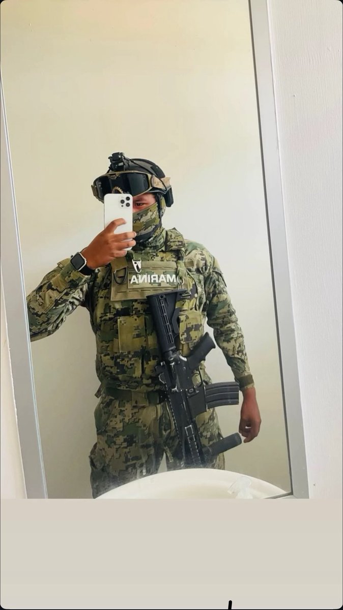 Hotmalemex's tweet photo. En el trabajo🫡// En el descanso🥵 https://t.co/t7M7ElFiyh
