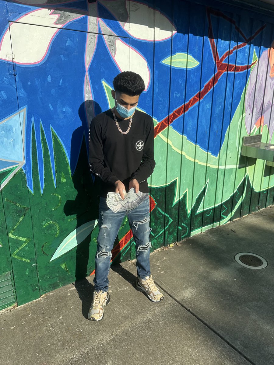 backdoerj's tweet photo. a nigga tryna count ma victims he gone need bout 4 hands😅🚫🧢 #21 #ripdembois #freedembois https://t.co/fu9w674TBy