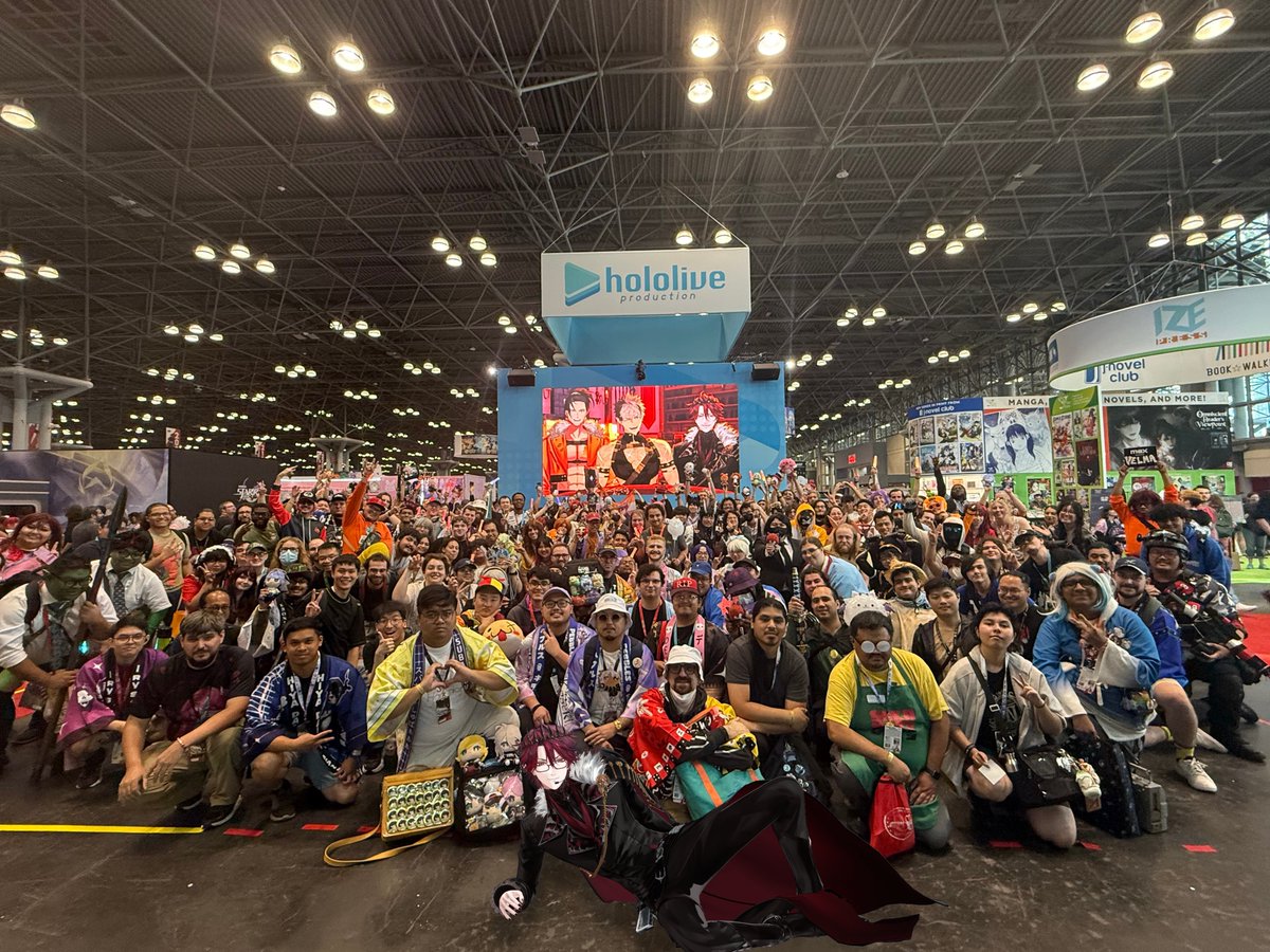 I was there
They photoshopped me out of it #hololiveMeet #StresswiththeStars