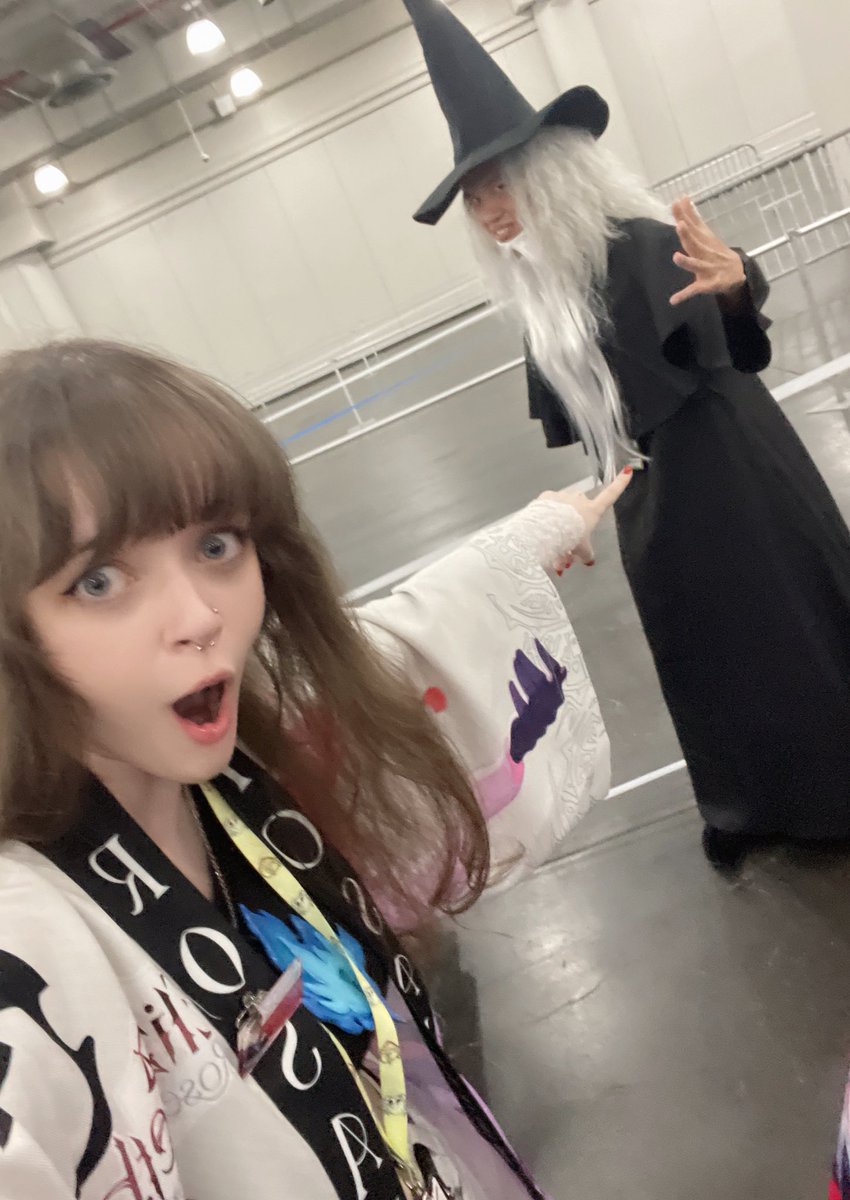 PROMlNENCES's tweet photo. WIZARD OJI-CHAN AT HOLOLIVE WORLD TOUR ???? https://t.co/5DAMSKNkgF