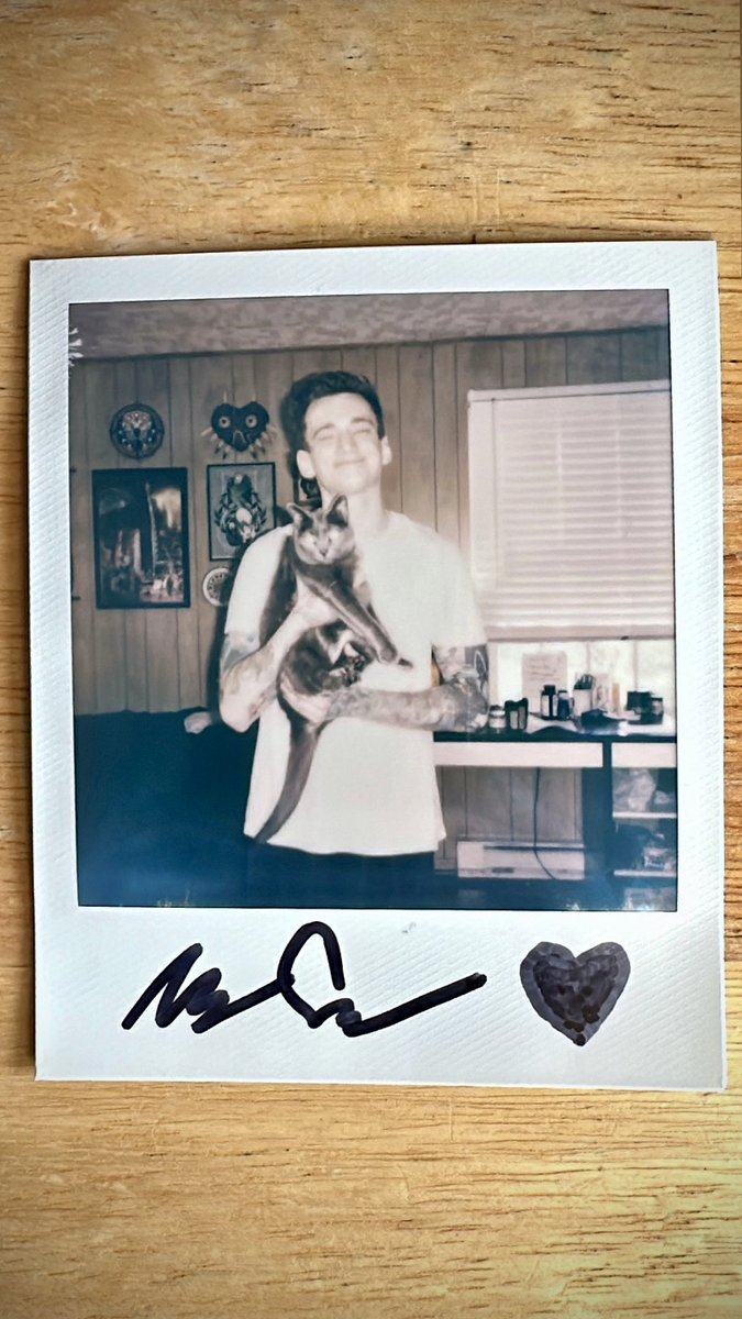 andycizek's tweet photo. Repost this Makari Acoustic EP announcement and you will be entered for a chance to win a signed Polaroid of me and my cat 💚 https://t.co/6QMfySQc5l