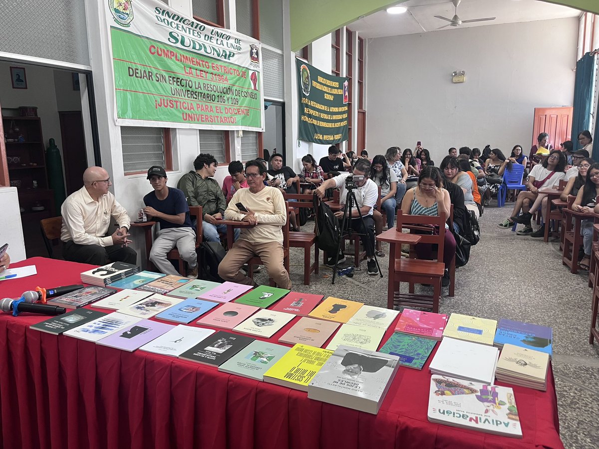 epsecundario's tweet photo. Personaje Secundario en Iquitos 💥✌️

Nuestro catálogo presente en el Coloquio literario de la Universidad Nacional de la Amazonía Peruana, junto a libros de Intermezzo Tropical y Alina Gadea. Esta noche, en Casa Blanca, también los podrán encontrar a precio de feria. 📚🔥 https://t.co/g049czwgTY
