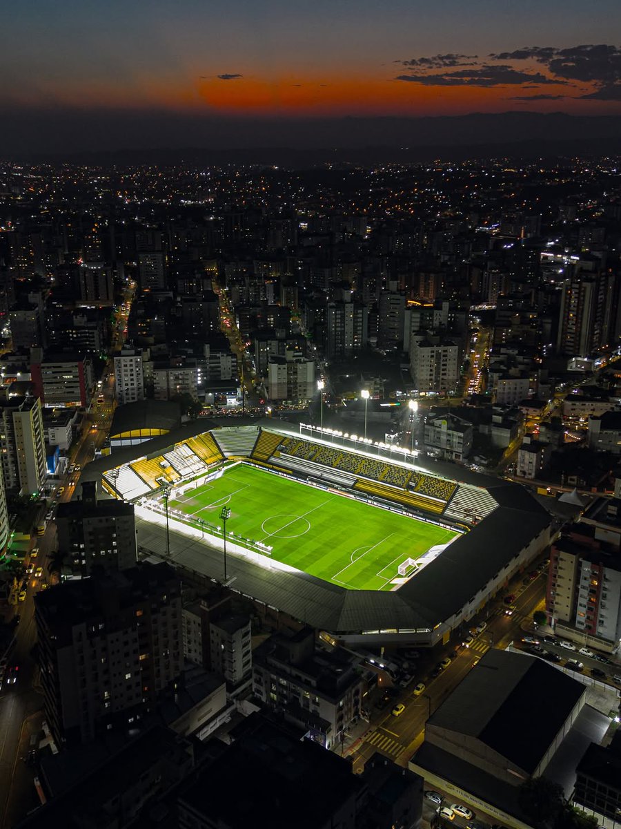 BrasileiraoB's tweet photo. O DUELO DOS TIGRES! 🐯❌🐯

Tudo pronto para @CriciumaEC e @novorizontino logo mais. É noite dos Tigres na Bzona.

Quem vencerá? 👀🔥

📷 Lucas Perraro/ CEC

#BrasileirãoSuperbet #Criciúma #Novorizontino https://t.co/2C9wO9FUVp