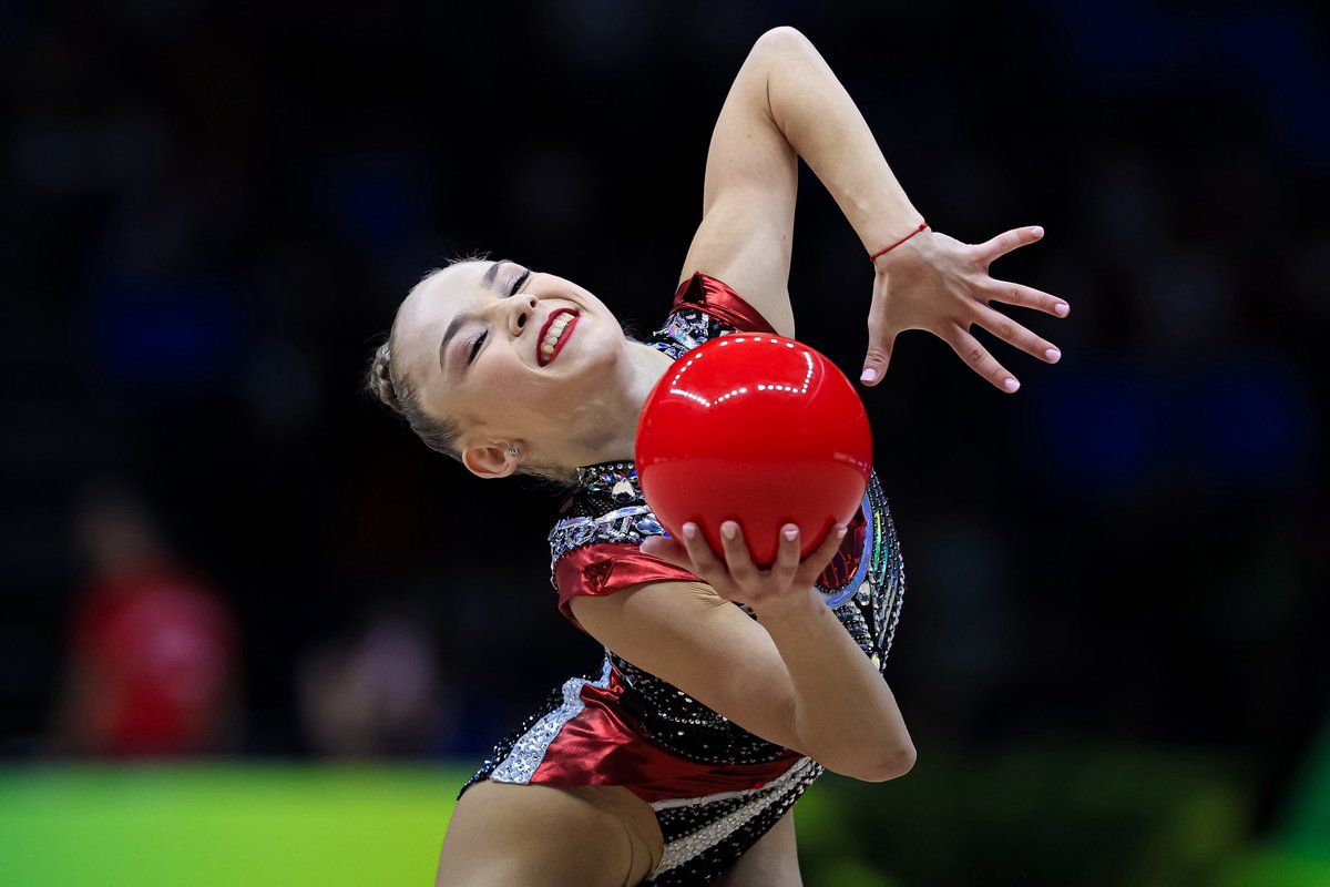 esteruss's tweet photo. Podium AA individual del Mundial  #WChRio2025 #RhyWorlds2025 🇧🇷
🥇Darja Varfolomeev 🇩🇪
🥈Stiliana Nikolova 🇧🇬
🥉Sofia Raffaeli 🇮🇹 https://t.co/s33H1h61wr