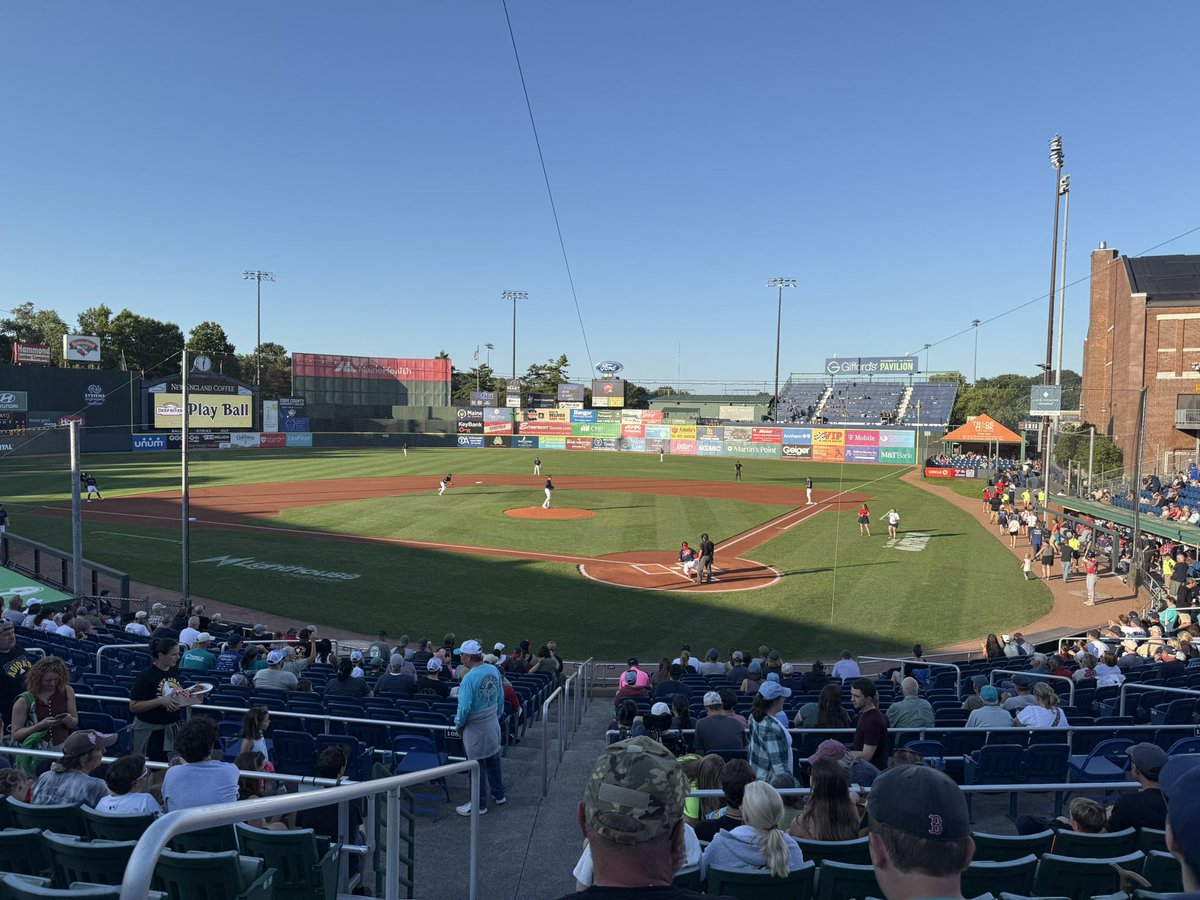 Beautiful night for some <a href="/PortlandSeaDogs/">Portland Sea Dogs</a> Baseball in our home town of Portland, Maine!! ⚾️ #MadeInMaine