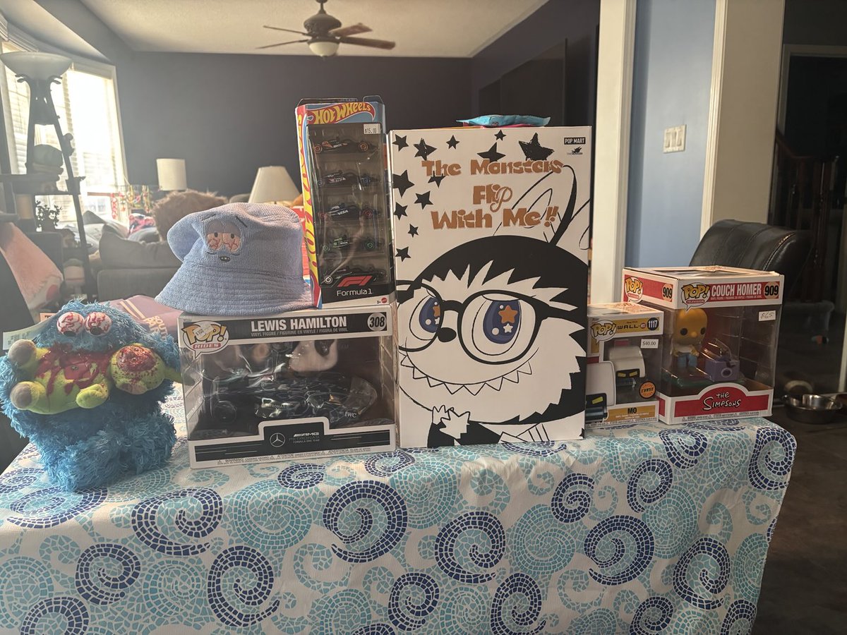 This is the #fanexpo haul. A #towelie bucket hat. Are you kidding me!