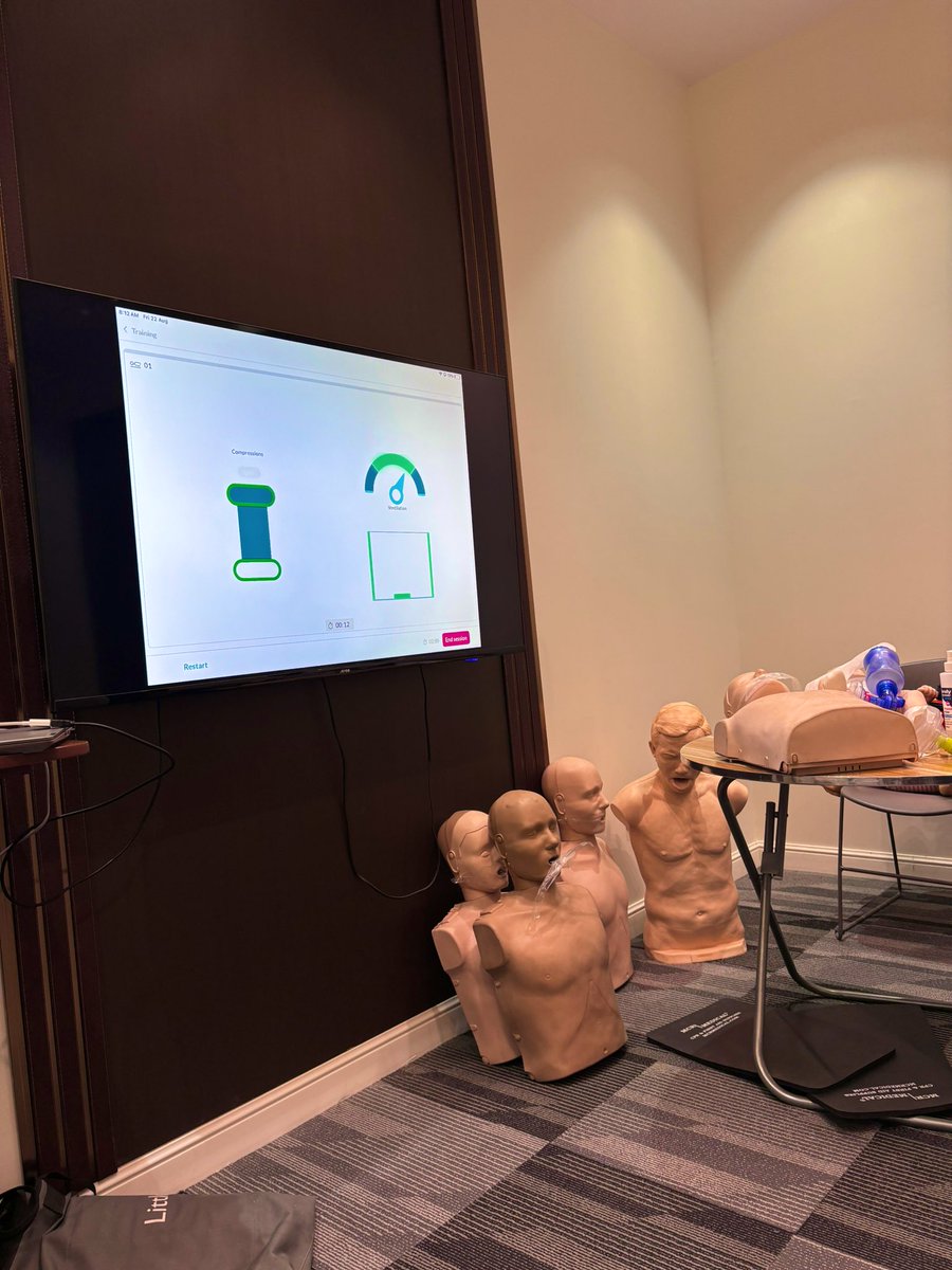 بفضل الله حصلت على شهادة BLS- Basic life support من جمعية القلب السعودية، وأسأل الله أن يكتب بها الأجر، وينفعني وينفع بي🙏🏻❤️❤️
#nursing #midwife #bls #pnu #riyadh