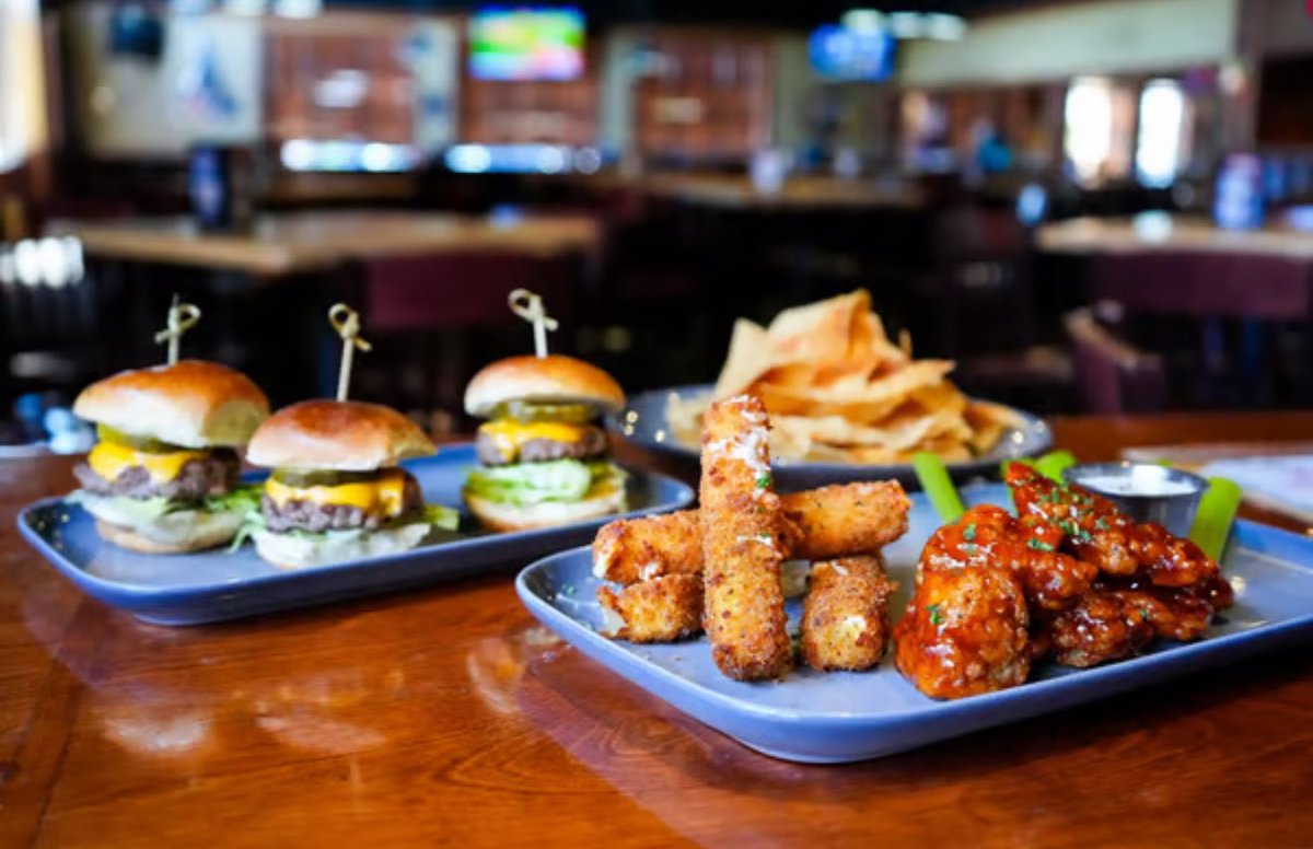 chicagobigred's tweet photo. Husker fans! 🌽 We are LESS THAN ONE WEEK from kicking off the 2025 football season! 🏟️ Out in the ‘burbs? Head on down to Fox &amp; Hound to catch every second of this season! https://t.co/fQzYfQtefs