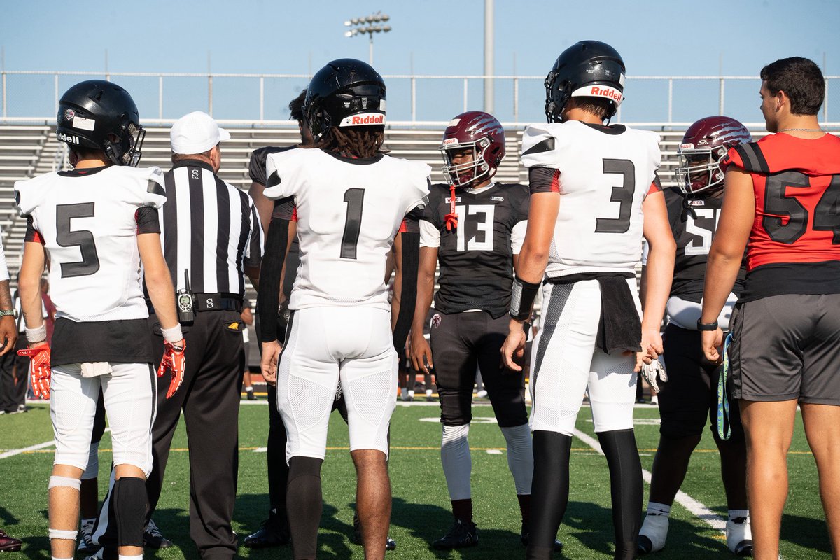 It’s a bye week but let’s go back to last Friday where we walked as Team Captains for the first time. #3 #cudagang <a href="/footballCudas/">Barracuda Football</a> <a href="/brison_sulli54/">Brison Sullivan</a> <a href="/Ladariu_s/">Ladarius Thomas</a> <a href="/Max_tandy/">Maddox Tandy</a> <a href="/johnnywilk_john/">John Wilkinson</a>