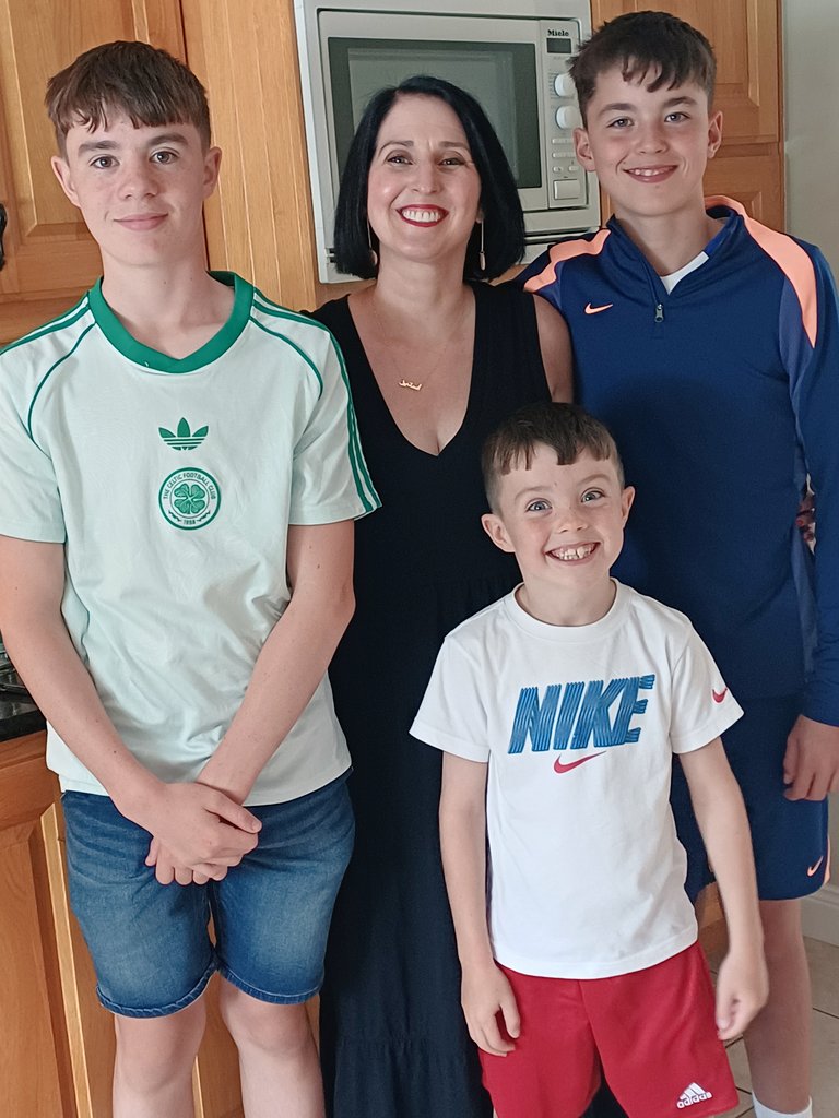 Horrified to realise I'm in at least 4 inch heels here with the nephews 🙈