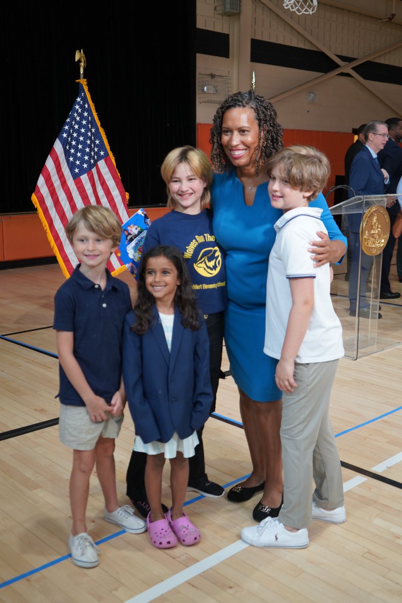 Here is what I know: No matter what is happening in our city, our kids deserve a joyful start to the school year.

This weekend, connect with friends, neighbors, faith groups, and community organizations and make a plan to clap our kids into school.

🔗tinyurl.com/DCNewsletterAu…