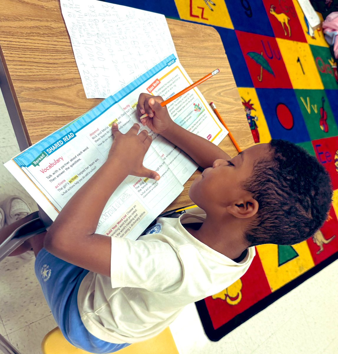 ✅Define. 
✅ Examples. 
✅Ask. 
✅Application. 

Second grade was doing 😊 great work during the vocabulary routine by showing they can apply what they know  about new words in their text set. #EveryChildReads