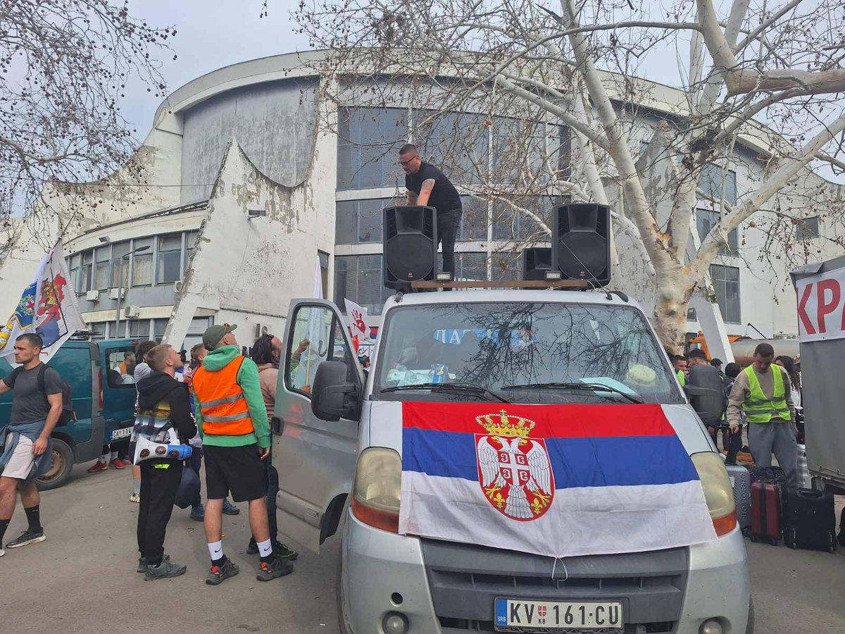 Pa dobro. Ne moras da ustajes Srbijo. Gledaj tekmu,sedi po bastama meri sise komsinici,varaj zenu,kockaj se..sta te zabole.. pa tvoje dete nece rasti sa ovom decom...ili hoce?? 🤔🤔
