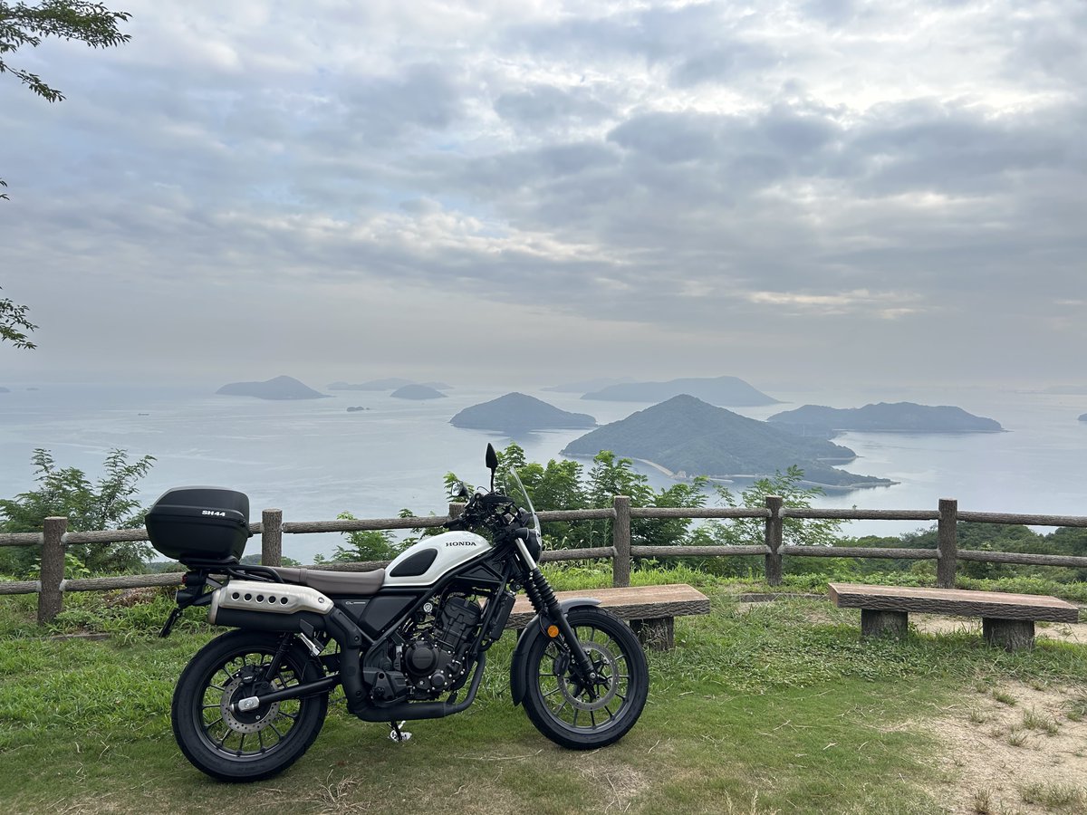 beaton183's tweet photo. おはようございます！朝活走って紫雲出山から瀬戸内の多島美をお送りします。 https://t.co/jqLmZRDw8t
