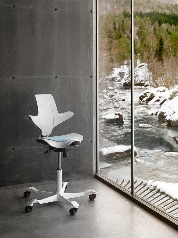NordikSeating's tweet photo. ¿Por qué elegir La silla ergonómica Capisco de HÅG? ¿Buscas una silla ergonómica nueva?  Escuche sobre los beneficios únicos de la icónica silla Capisco , desde la promoción de un estilo de vida menos sedentario hasta un diseño sostenible pionero MADE IN NORWAY. Ahora en Ecuador https://t.co/lZADZpCDHR