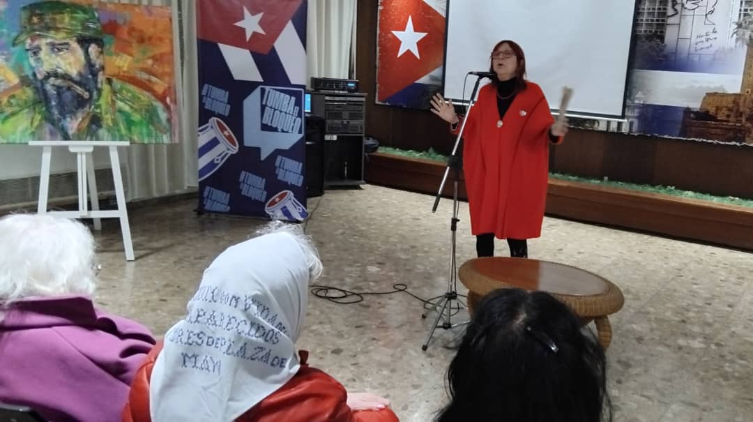 pedropprada's tweet photo. Emotivo encuentro de las invencibles mujeres de #Argentina🇦🇷 y #Cuba🇨🇺 en vísperas del 65 aniversario de la Federación de Mujeres Cubanas. Su temple y dulzura nos han conducido en las luchas revolucionarias y nos inspiran a seguir en la batalla
#65AniversarioFMC https://t.co/93tNPxy1Dq