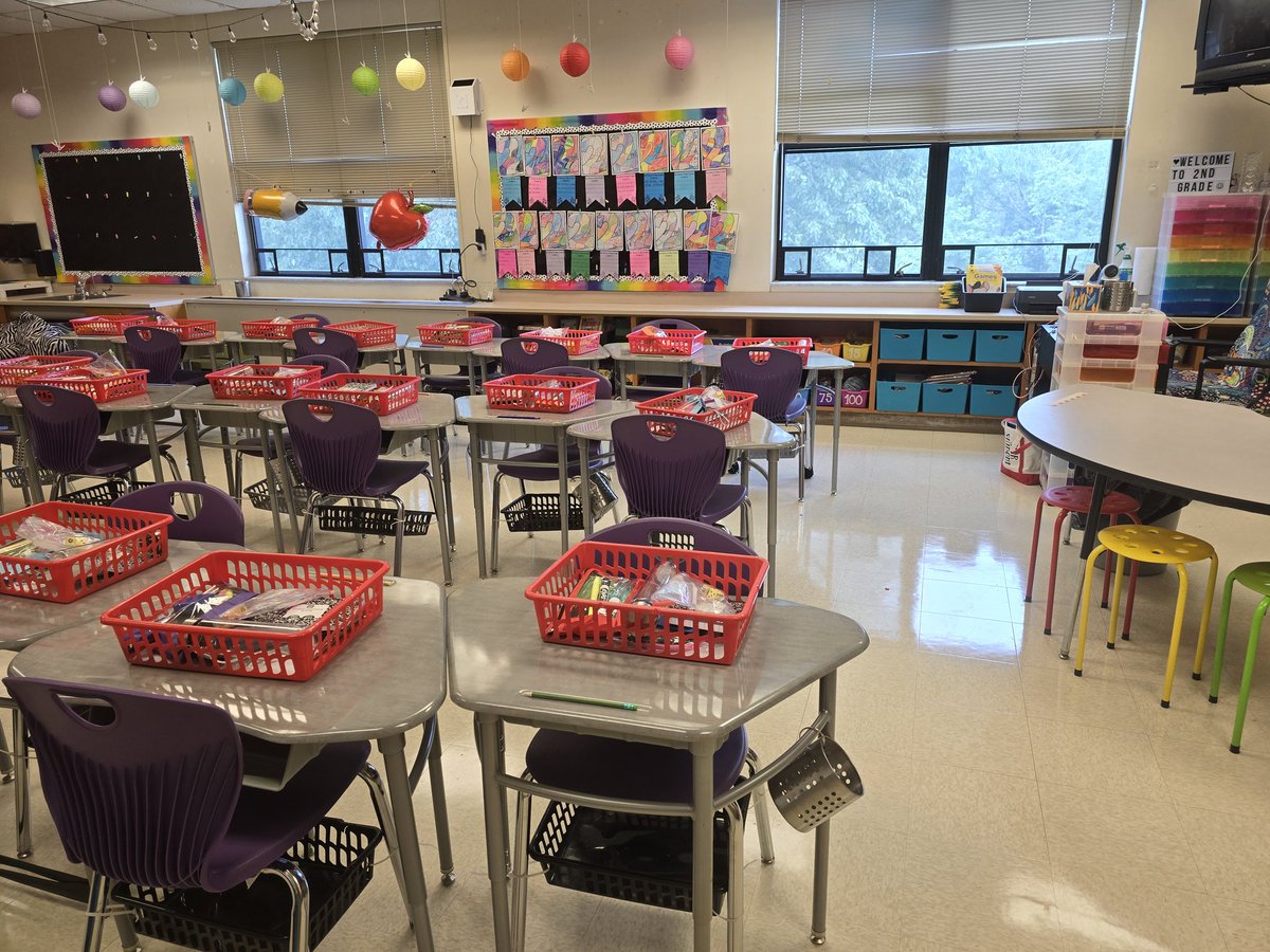 MrsWalkerWES's tweet photo. Almost ready for my new group of second graders! https://t.co/4atEbo31uq