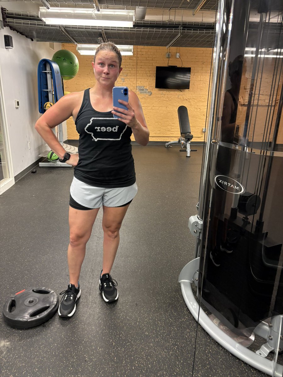 mrdub1525's tweet photo. I stopped weight training in April & shifted my focus to getting hoop ready for KnicksTD. This week I got back the weights and #HIITtraining. I’m grateful for some lucky genes that allowed me to bounce back ok. Hit my old curl PR and struggled with squat supersets. It’s a balance https://t.co/2l62ziw76c