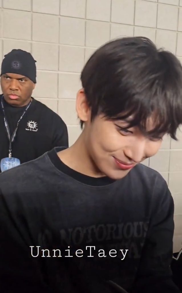 Sunoo and his protector again