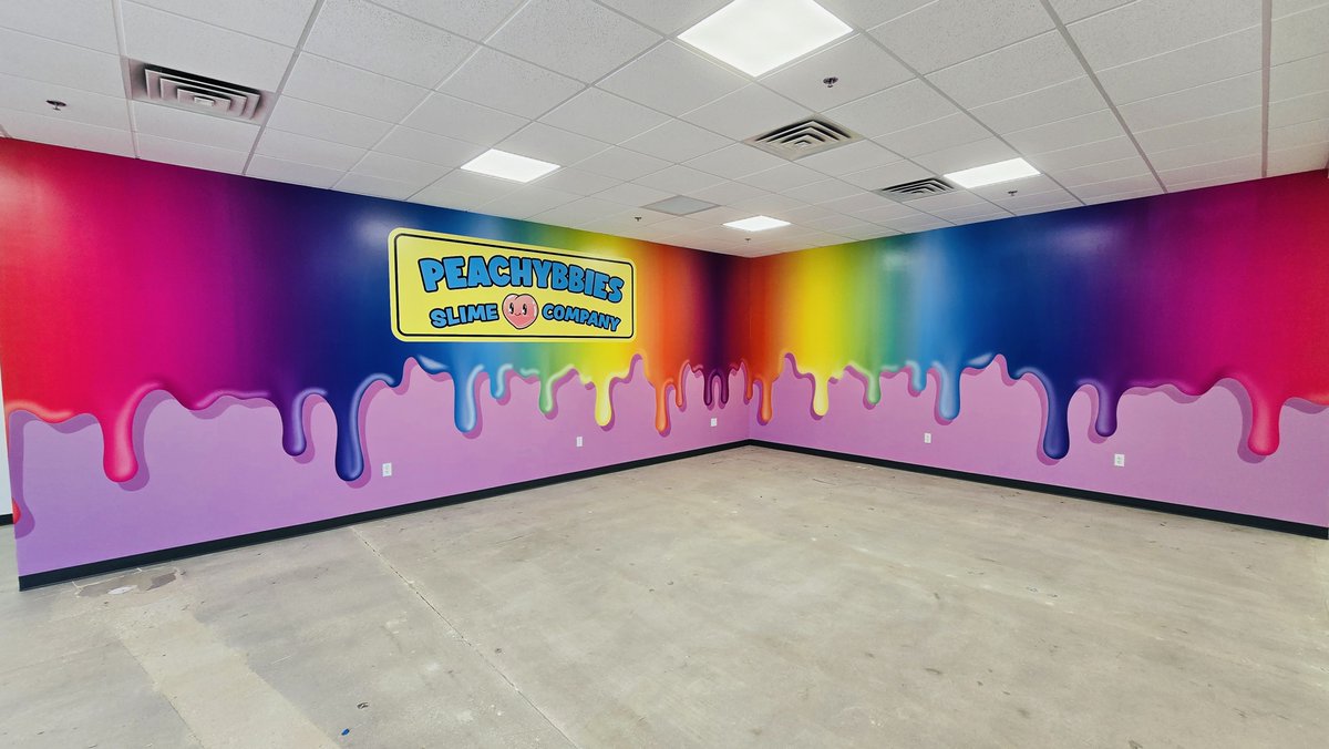 sigmagrafix's tweet photo. Now that’s how you wrap a wall! @peachybbies4 new HQ in ATX! https://t.co/Mvq5UDifYm