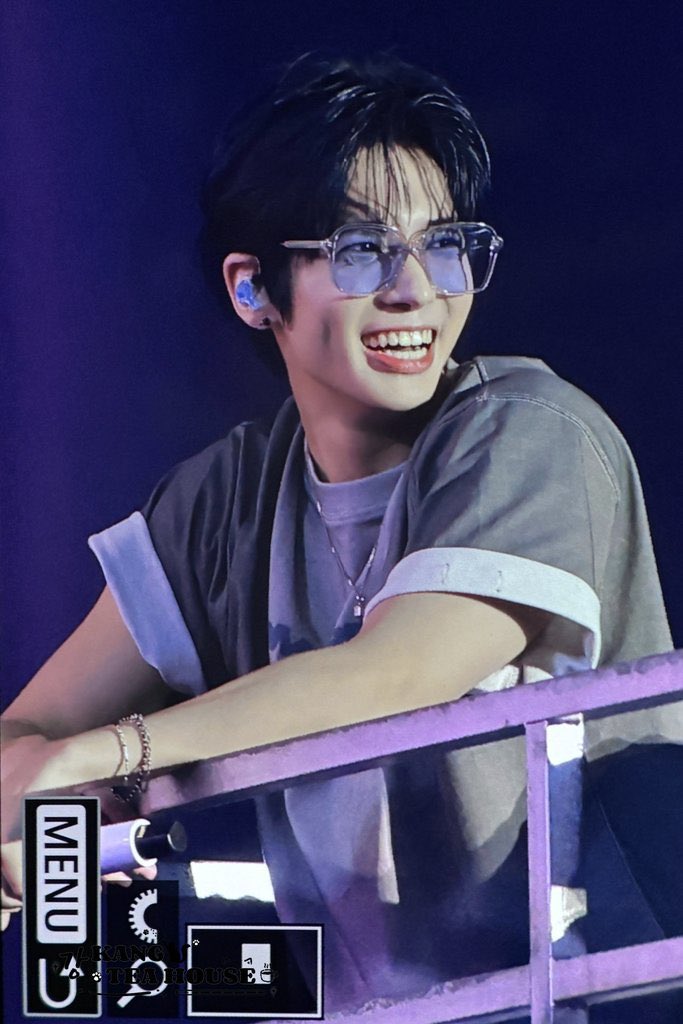 jhslovesong's tweet photo. WHEN TRUSTIEZ SMILE AND THEIR FACE TURNS INTO ALL TEETH. YALL JUST DONT GET IT LIKE I DO. https://t.co/MBBiEEp3ED