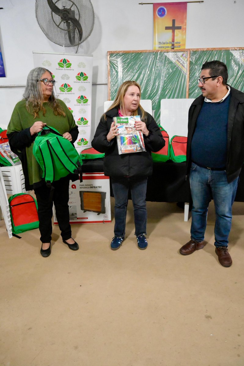 Magui Gray, junto con los equipos de trabajo de la Secretaría de Desarrollo Social del Municipio de Esteban Echeverría, hizo entrega de kits escolares a vecinas y vecinos que cursan el Plan FinEs..  + Info y tel p/notas MARIAPRESS.COM <a href="/MunicipioEE/">Esteban Echeverría</a> <a href="/fernandogray/">Fernando Gray</a>