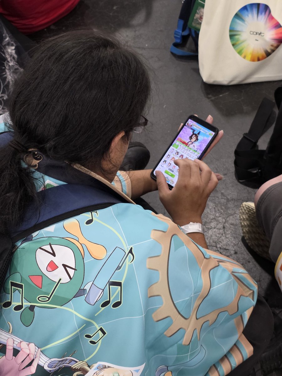 KingDudicus's tweet photo. The Hololive synchronize concert is cool and all but horse gacha is life https://t.co/juiJP7PgVB