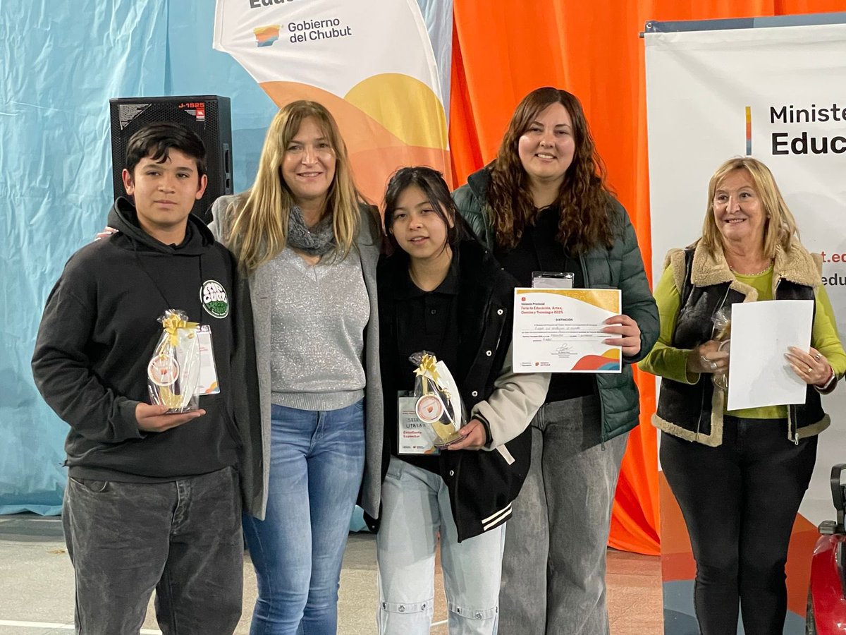 📚🔬🎨 FERIA PROVINCIAL DE EDUCACIÓN, ARTE, CIENCIAS Y TECNOLOGÍA

Hoy acompañamos a estudiantes de toda la provincia que presentaron sus proyectos con creatividad y compromiso 🌟