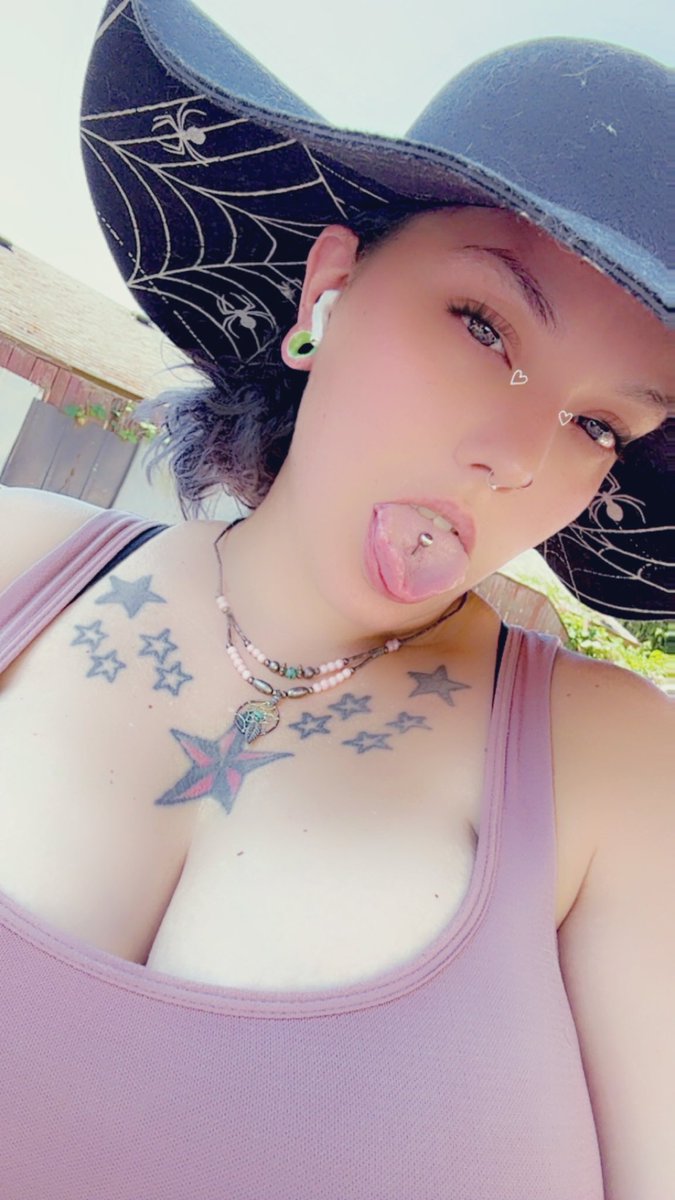 MoonlightMuse42's tweet photo. It’s too Hott out here 🥵 

Someone needs to send me money for something to get me wet… 🤭🤫 https://t.co/rKfgPIZSg1