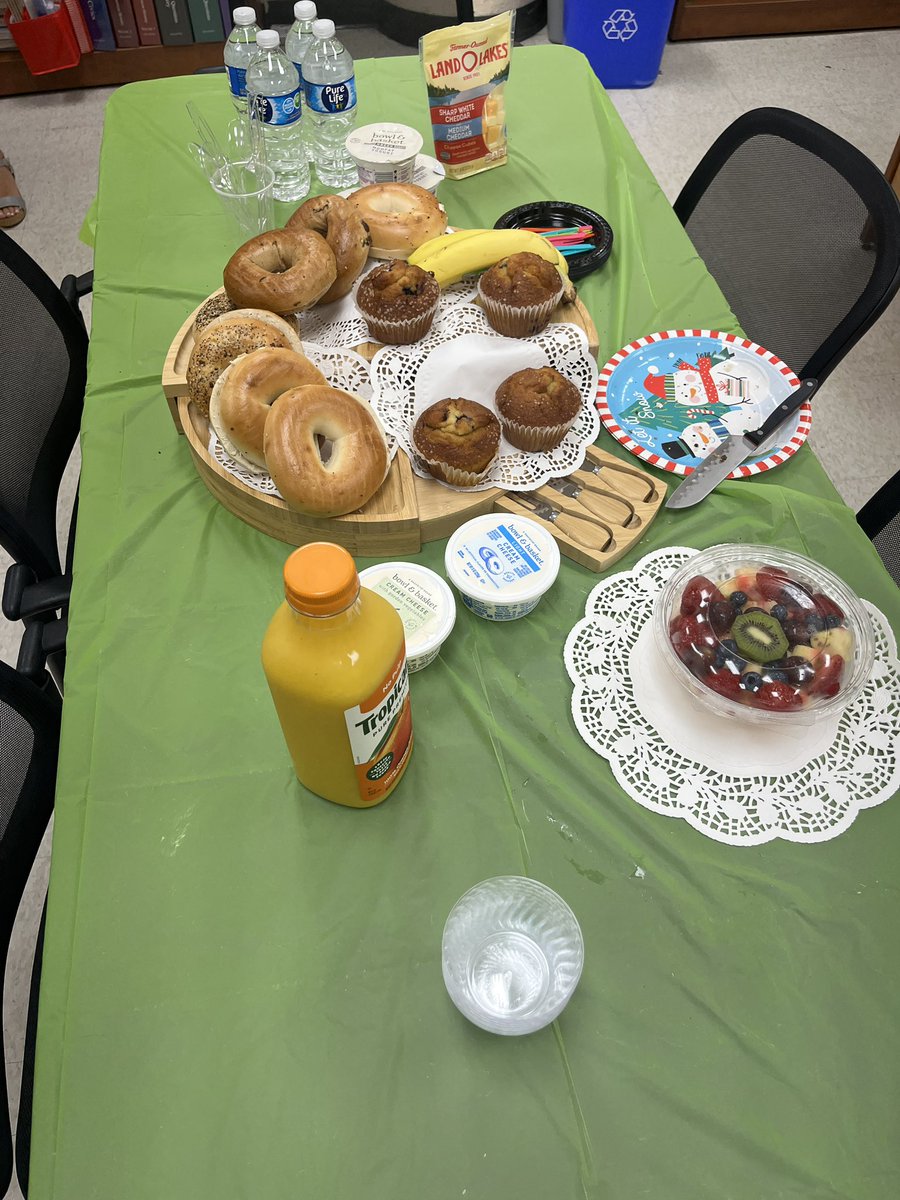 MichaelPekosz's tweet photo. I’m grateful for a wonderful first week @nbpschools and the welcome I got with my new team @NBPS_Curriculum and @ENunez___. #ALLIN4NB #NBPSLetsGO https://t.co/2gFYtZX35Q
