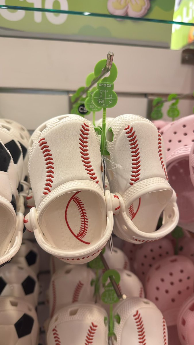 MariOsorioSulb's tweet photo. Todos sabemos que estas serán las croccitas de mi bebé 🥹❤️⚾️😍 https://t.co/I2ZhFAs26q
