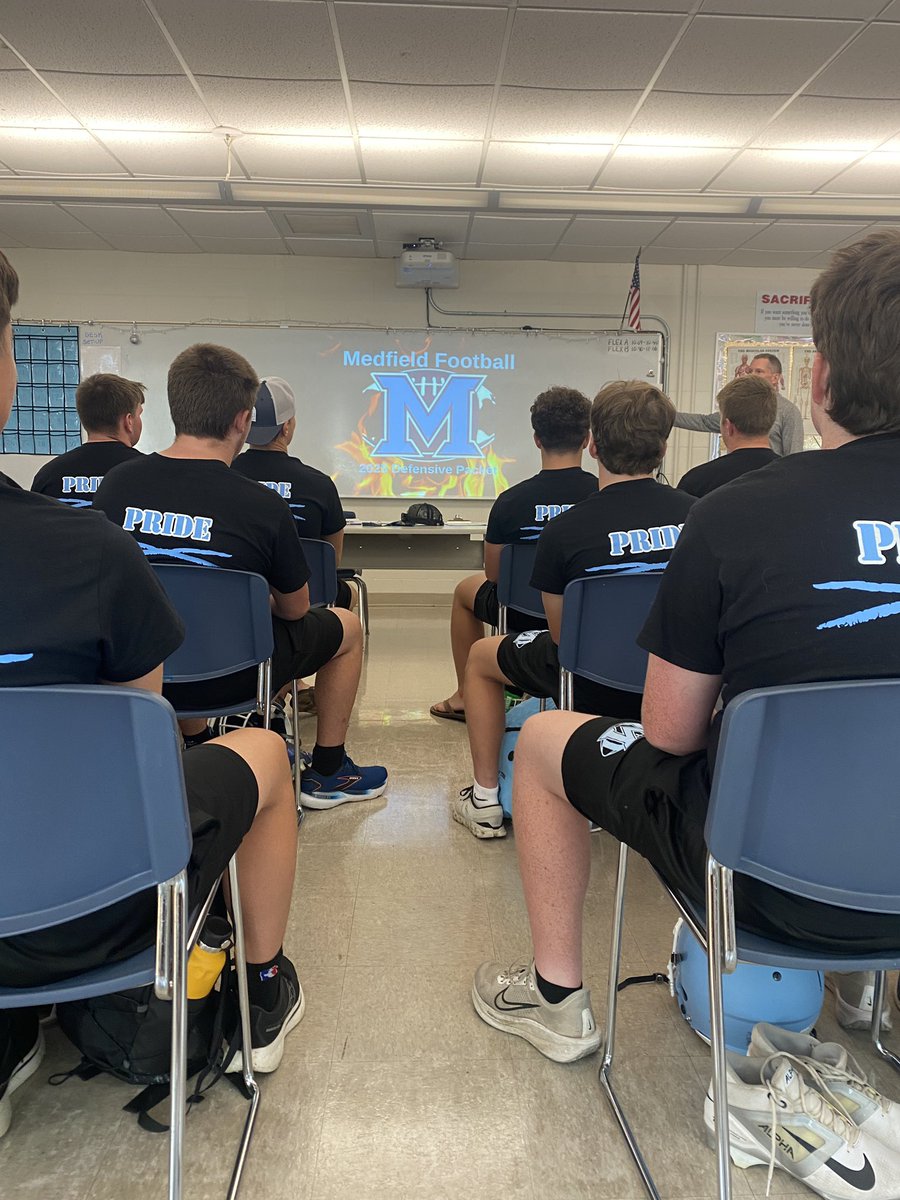 MHSGRIDIRON's tweet photo. Warriors scrimmage Framingham at 10AM Saturday.  Fuller Middle School.  31 Flagg Drive. https://t.co/sIjMwswIBf