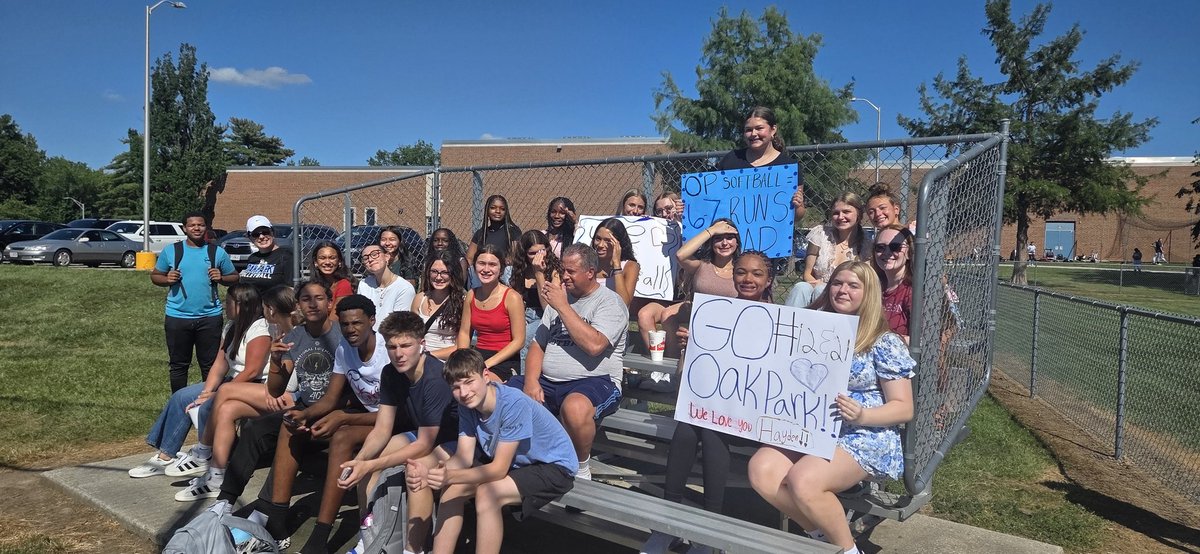 Oak Park Volleyball supporting Softball at their jamboree!