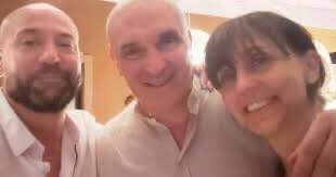 ¿Adivinen quién es el gran amigo de Spagnuolo? Te doy una pista: el candidato de Milei en PBA. Te doy otra pista: lo financia el narco. Te doy la última pista: a Karina le gustan mucho sus valijas.
Adivinaste: Espert.

Los malos siempre fueron ellos, solo que ahora se les cae la