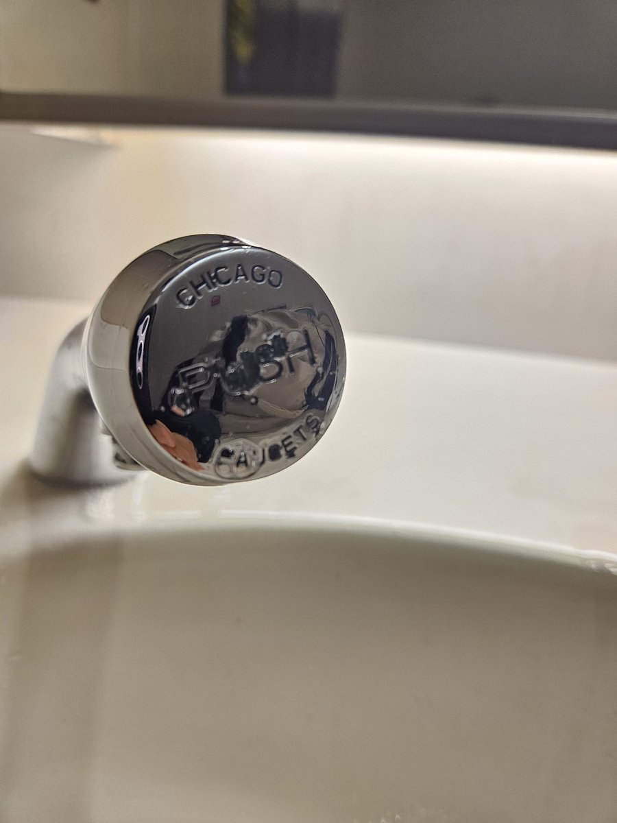 ItsMeScruffTV's tweet image. What makes this tap chicago?