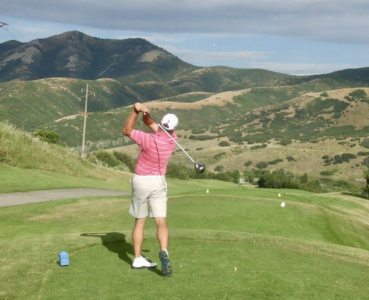 GolfsoupJones's tweet image. One of my all time favorite pics! Taken by my multi-talented wife!! Was early on in my golf career, so not as colorful as I usually am, but none the less, great photo!! Any guesses where this is?!?!