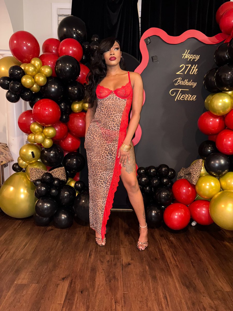 KING___T's tweet photo. I let them live for a while now the lease up 🥂😘
#TAFFAÈslumberparty
#LeoSzn
#CBFW
#TAFFFAÈ
#lucky27🥺 https://t.co/k0Y6Nijcaw