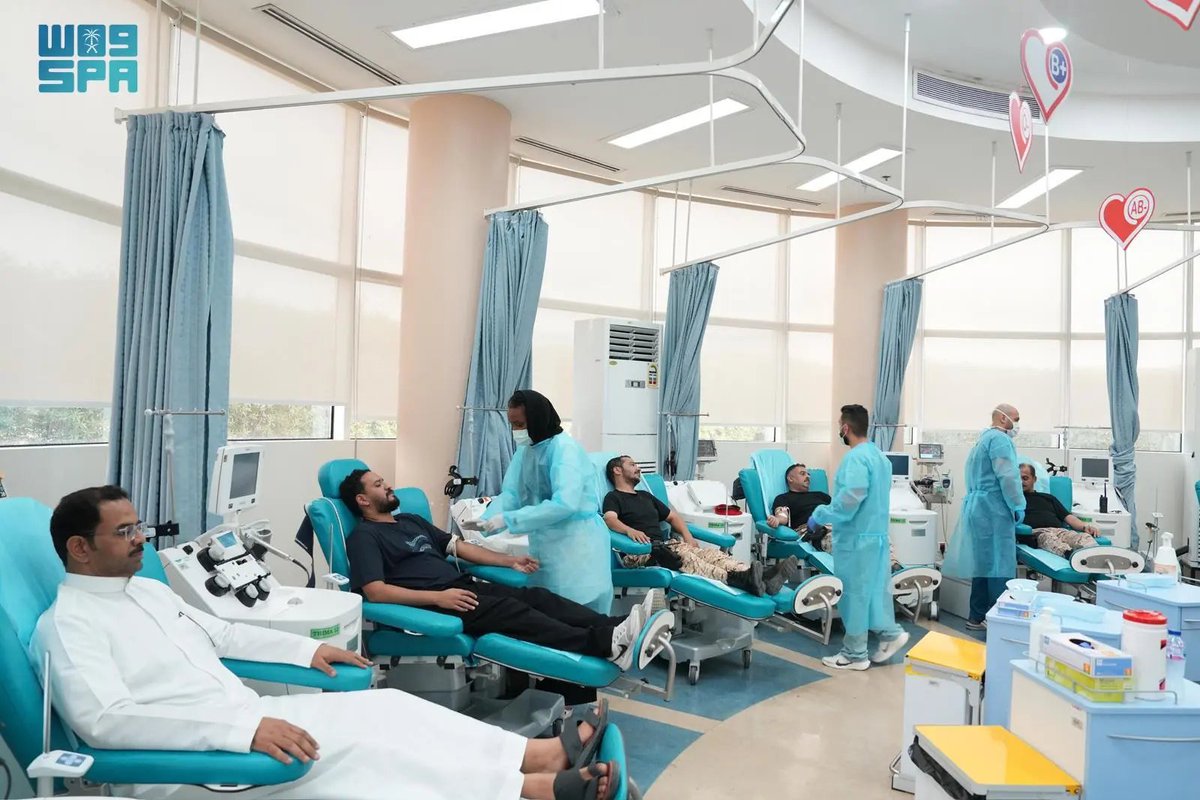 SPAregions's tweet photo. تفاعلاً مع حملة سمو ولي العهد.. وزير الحرس الوطني يوجّه بمشاركة داخلية شاملة للتبرع بالدم.
https://t.co/ReQFQRMhwW
#واس_عام https://t.co/phumoyxJII