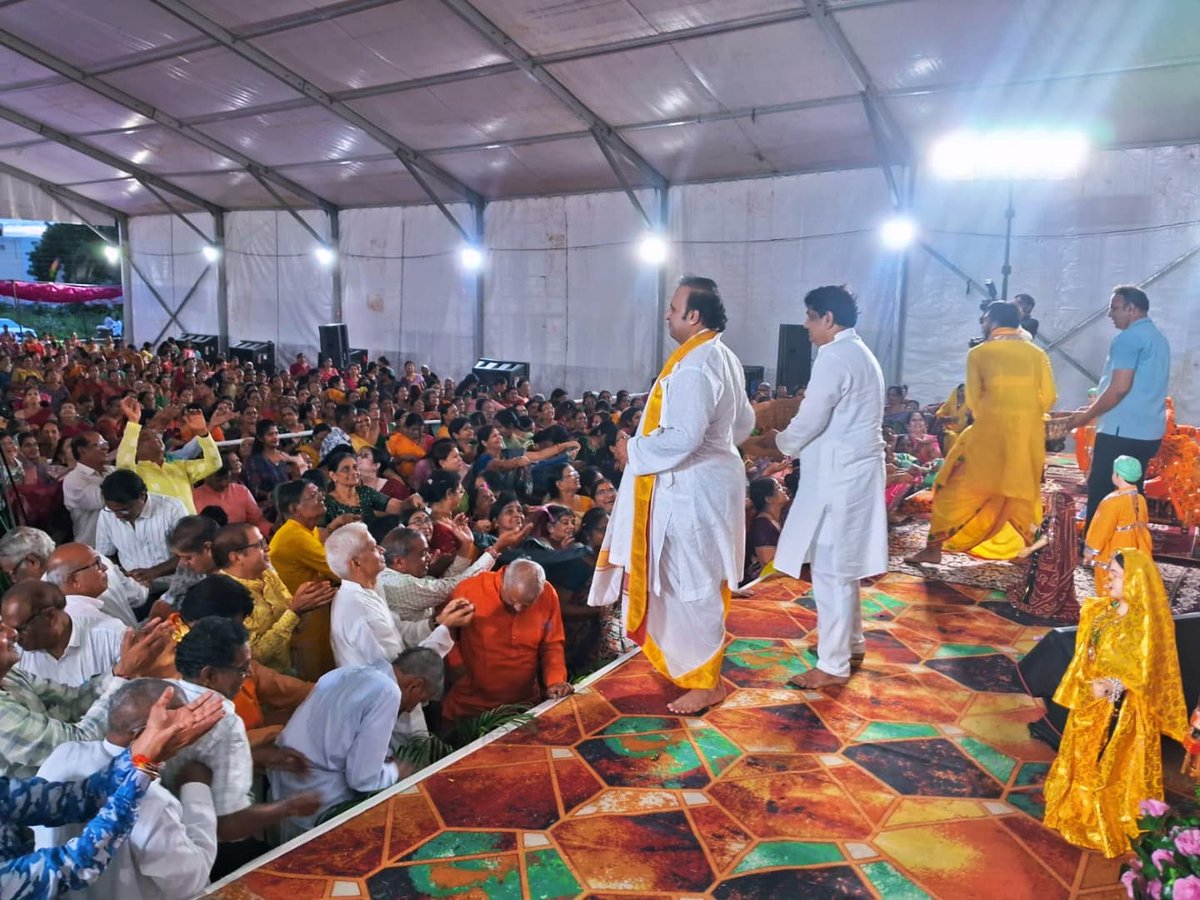 DAY-1 "VRAJDHAM HAVELI, KHARGONE,(MP) ke patotsav antargat "PUSHTI MARG NA 5 TATVA RASPAN
