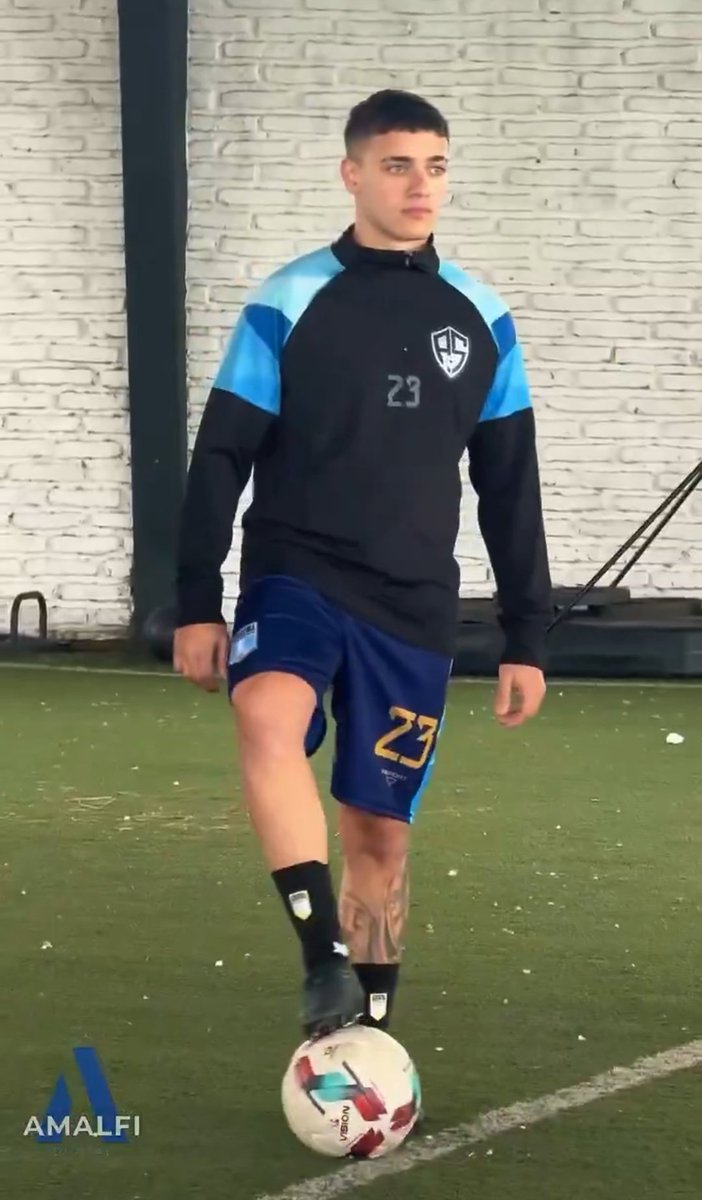 La pelota siempre al 23💙