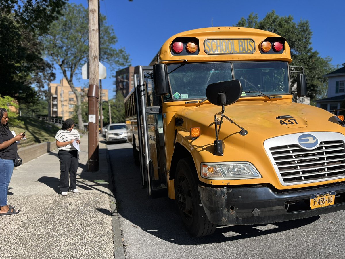 Principal Lourdes Cruz @ Montessori 27 tweet media