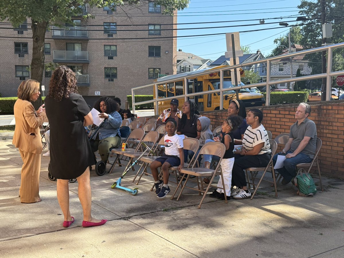 Principal Lourdes Cruz @ Montessori 27 tweet media