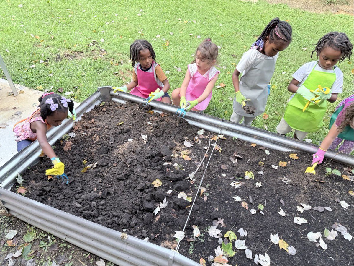 cobb__ELC's tweet image. Fun was had in the garden this week! #SCELC #adventureawaits #earlylearners
