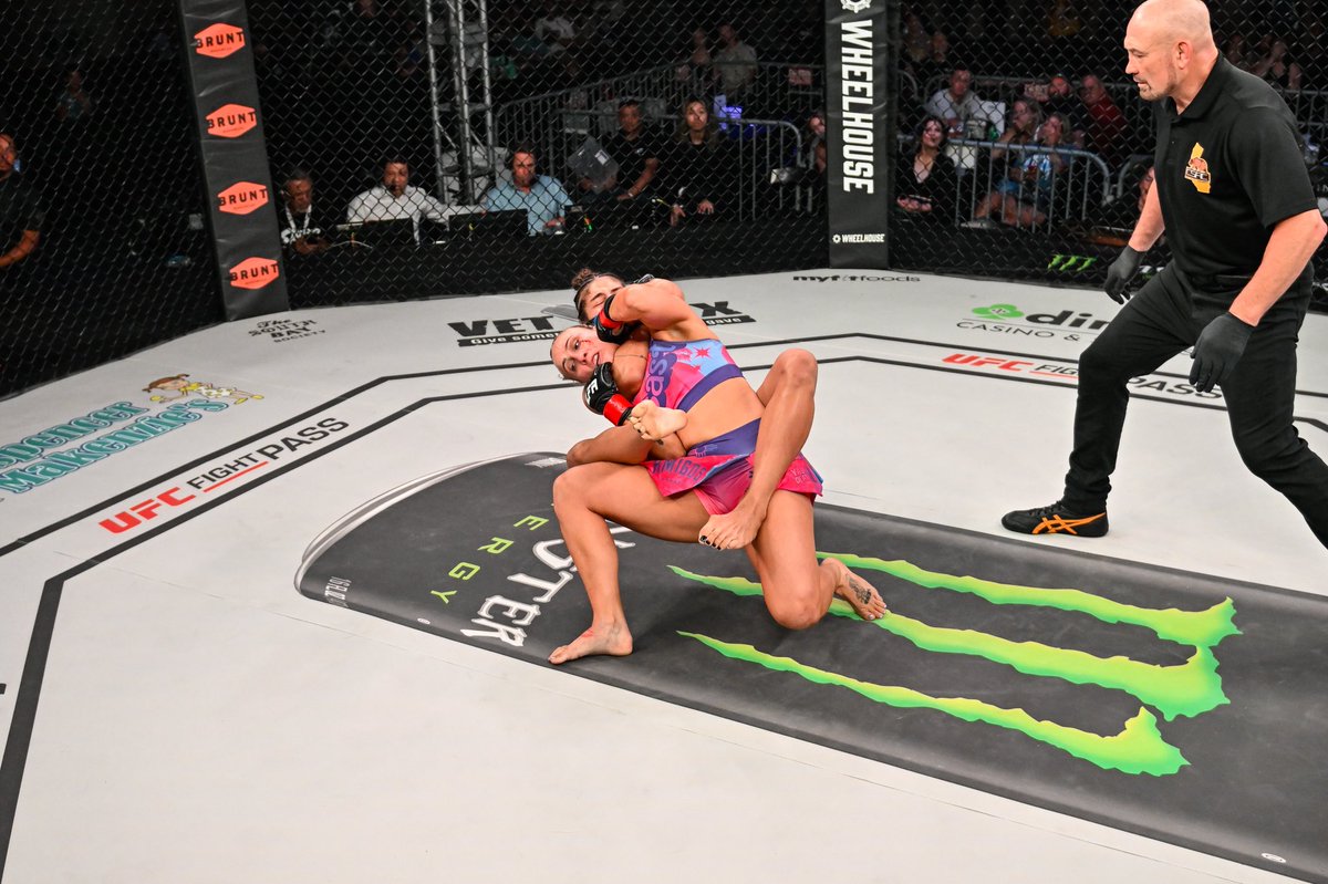 LFAfighting's tweet photo. Mariana Piccolo Wins!
Mariana Piccolo defeated Natalya Speece via submission (rear-naked choke) in Round 1 at 3:15.
๐บ๐ธ
#LFAThrowdown
#LFA215 https://t.co/c6SoZi57s6