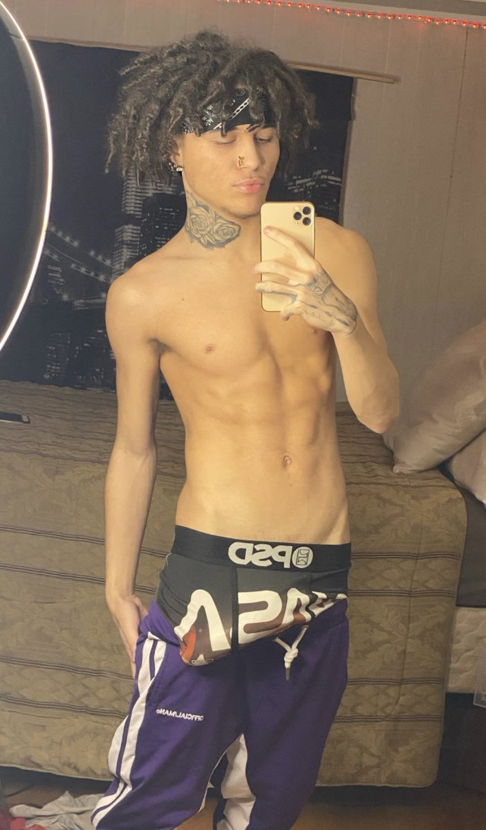JodyKingXx's tweet photo. Unlock my nudyz stash by simply commenting "hello" https://t.co/eFuRgrDT6q