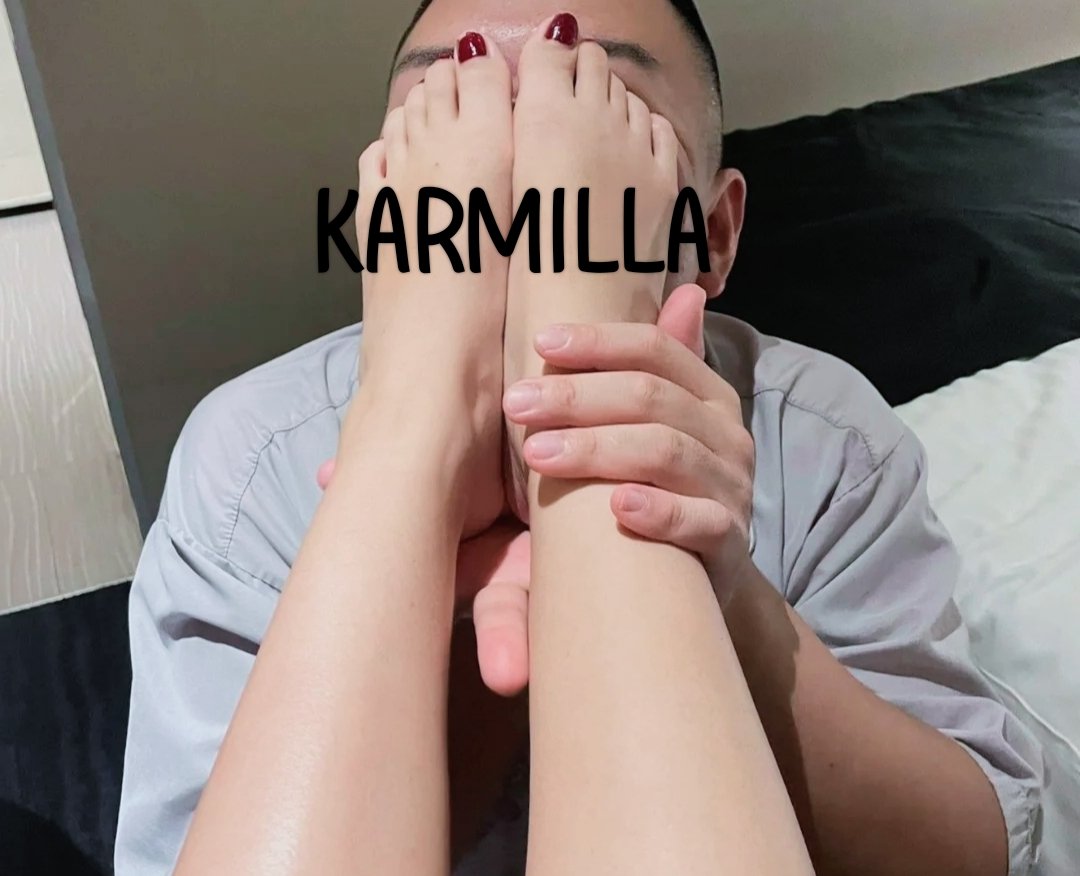 QueenKarmilla's tweet photo. Sniff!
#feetfetısh #footfetısh #sexyfeet #submissive #devotedslave #godess
@FemdomCont
@BallinPromoter
@FemdomGala
@NoContextBDSM
@FindomPromoHQ
@findom_loser013
@FindomPolish https://t.co/dYpQtiHZqC
