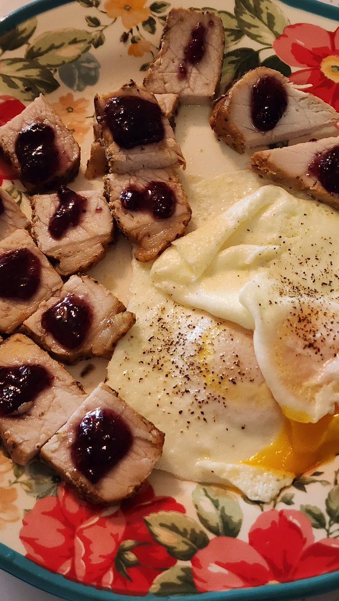 BowTiedGarden (@bowtiedgarden) on Twitter photo Whats for dinner? Leftovers. Alright let's see. Chicken, pork, spicy chicken soup. Any veggies or potatoes? Nah. Hmmm. Pork and eggs sounds good. Added some <a href="/GoatsSMOLbatch/">JellyGOATinc</a> blueberry pepper jam to spice things up. Delicious. Whats for dinner? Leftovers. Alright let's see. Chicken, pork, spicy chicken soup. Any veggies or potatoes? Nah. Hmmm. Pork and eggs sounds good. Added some <a href="/GoatsSMOLbatch/">JellyGOATinc</a> blueberry pepper jam to spice things up. Delicious.