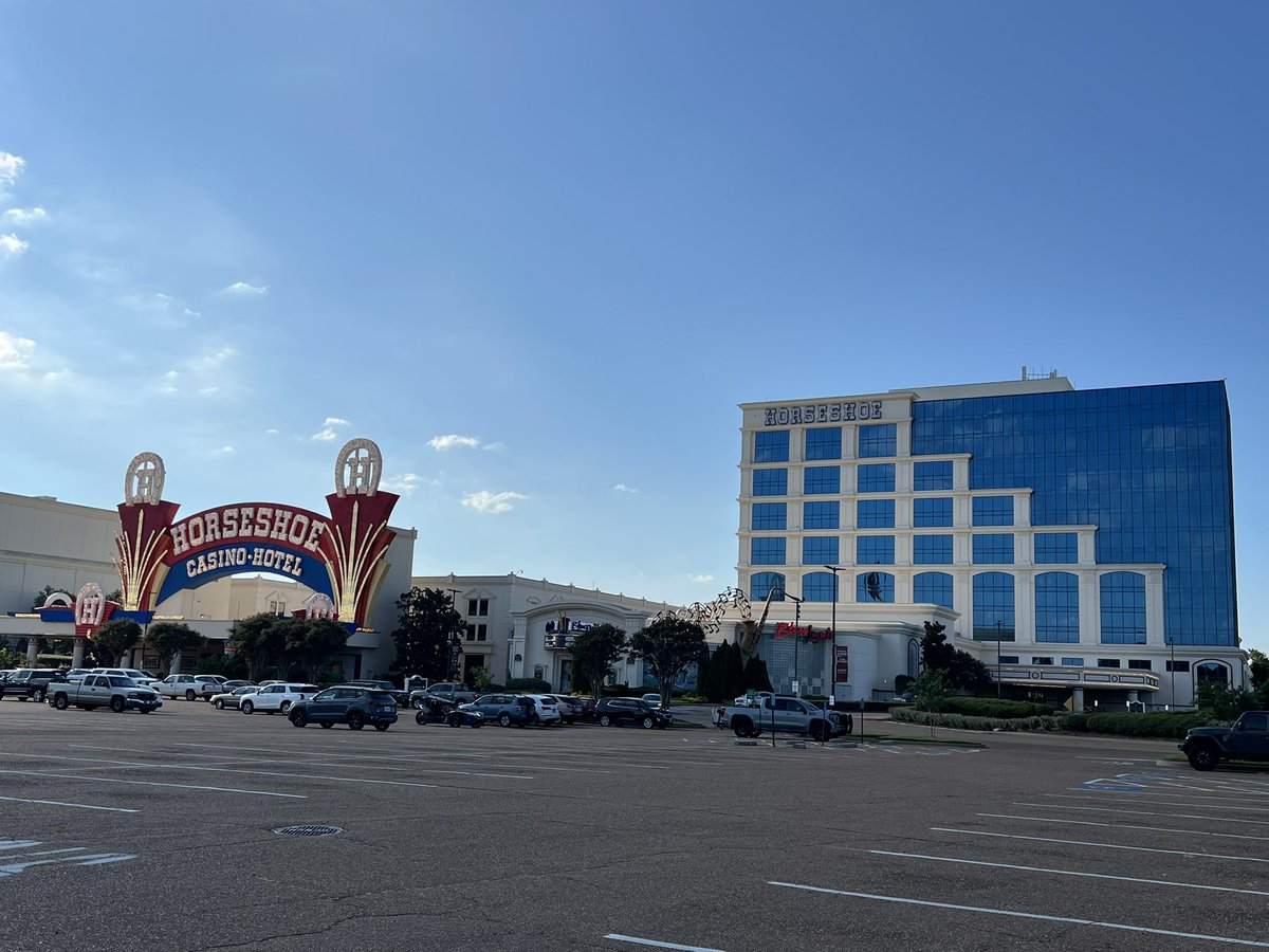 lennymcgarvey's tweet photo. Arriving @Horseshoetunica @CaesarsRewards for tonight. It’s going to be 3 different casinos in 3 nights. Tomorrow night @CaesarsNOLA and then off to @HarrahsGC #SevenStar https://t.co/jcOeeXUOVC